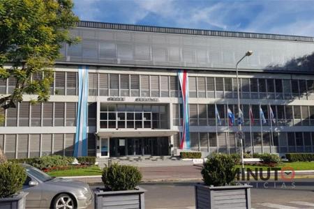 El Superior Tribunal de Justicia emplazó al Colegio de la Abogacía de Paraná por haber dicho que el jueves pasado la Justicia estuvo paralizada por la medida de fuerza de los judiciales.