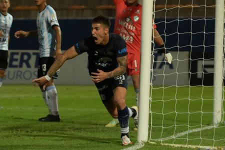Independiente Rivadavia logró una agónica clasificación en la Copa Argentina