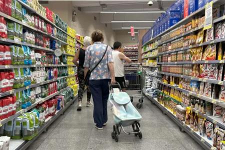 Más indigentes. El Gobierno volvió a establecer el salario mínimo en un nivel muy inferior a las necesidades básicas alimentarias.